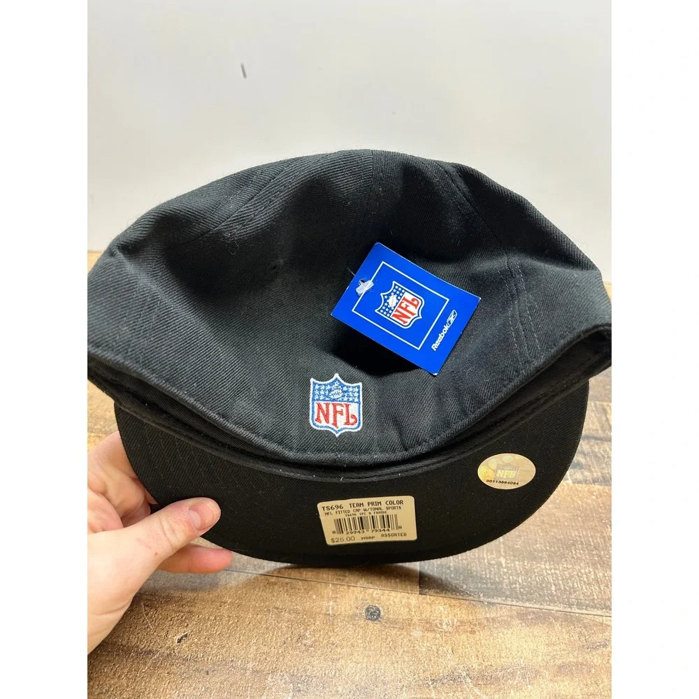 Reebok Las Vegas Raiders NFL Fitted‎ Baseball Cap Size 7 1/4 Black White